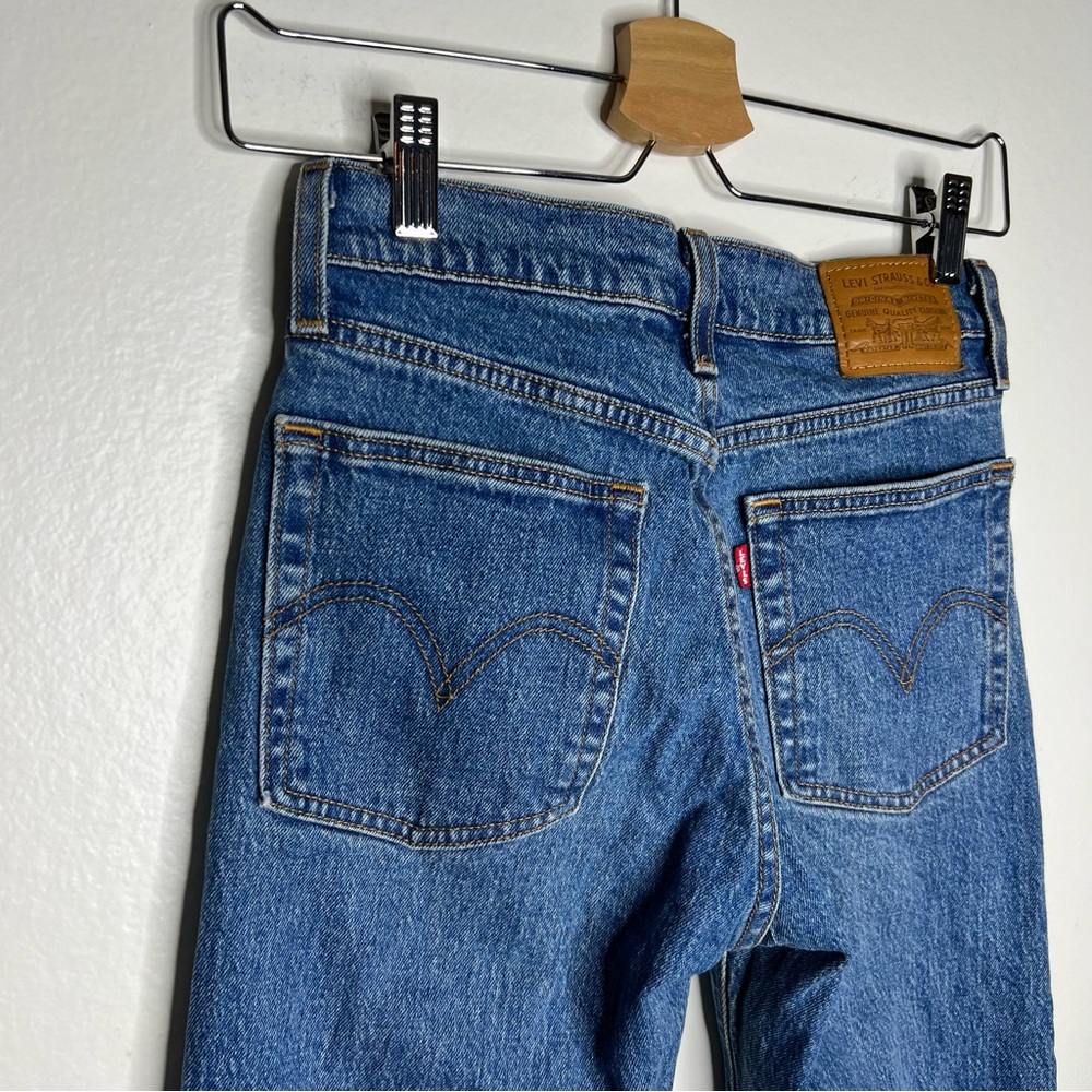 Levi’s Wedgie Straight Raw Hem Sz 24 - Picture 5 of 10